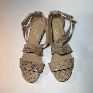 NATURALIZER SANDALS